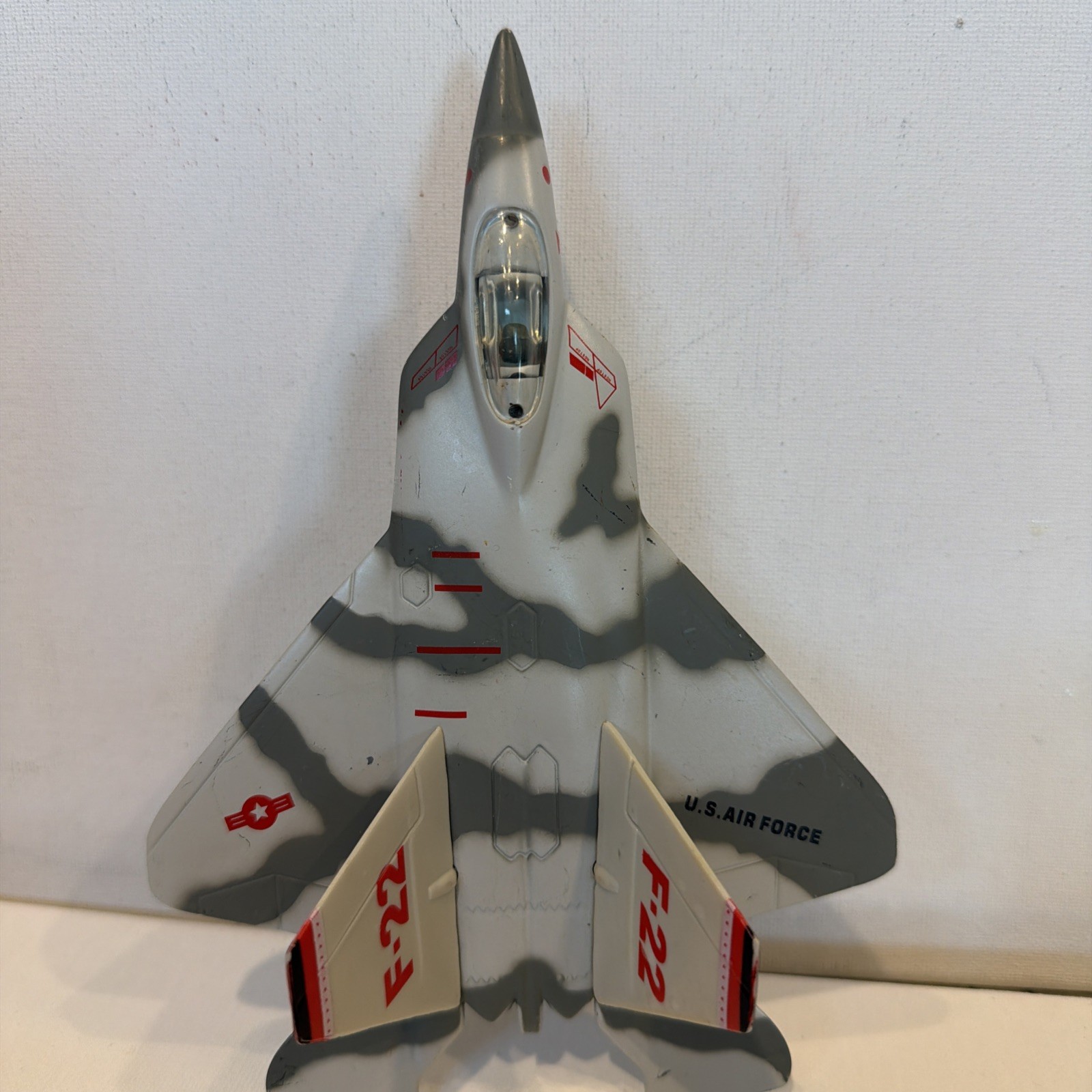 F-22 Raptor Stealth Fighter Jet Aircraft U.S. Air Force 8″ L Pull Back Action
