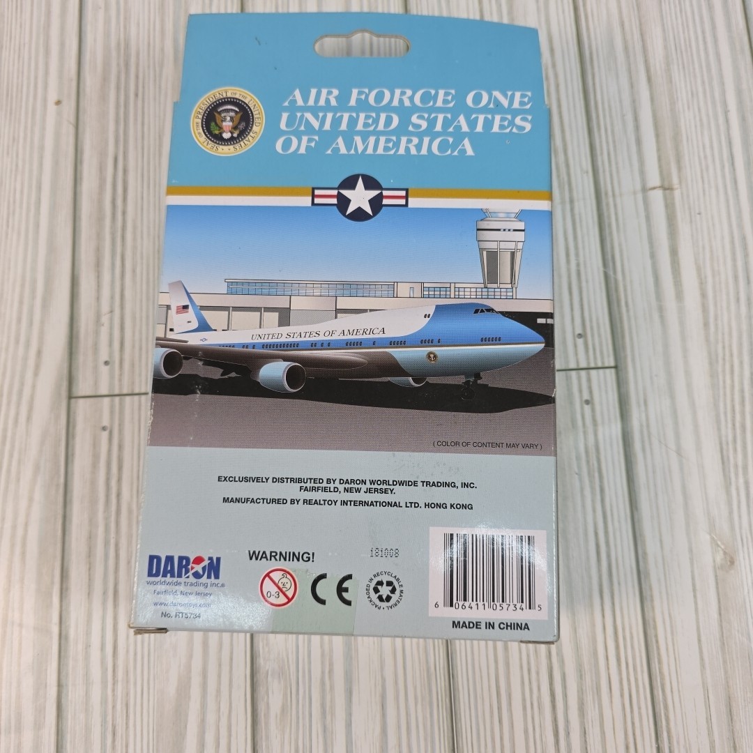 NEW AIR FORCE ONE United States of America Die Cast Metal Plane DARON RT5734 6″