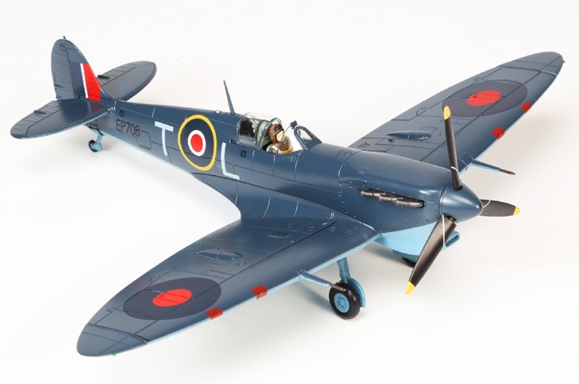 Hobby Master 1/48 Spitfire Mk V Airplane EP706 RAF No.249 Sqn