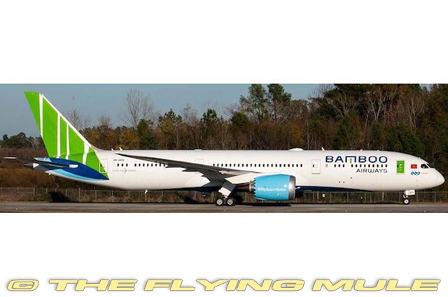 JC Wings 1:200 787-9 Dreamliner Bamboo Airways VN-A819