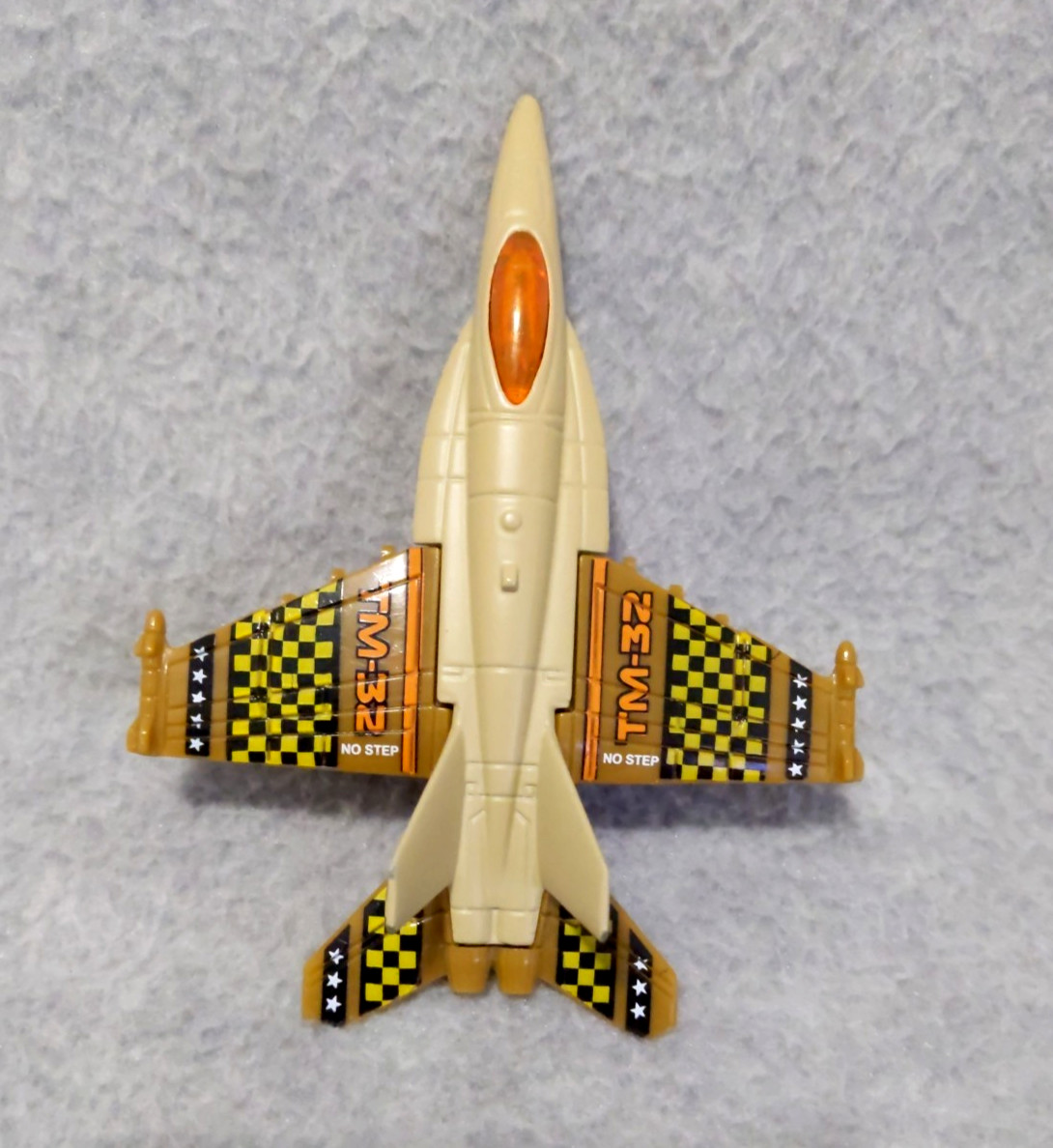Matchbox Sky Busters BOEING F/A-18 SUPER HORNET Color Gold