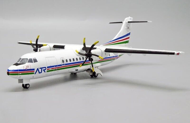 1:200 JC Wings ATR-42-300 Passenger Airplane Diecast Aircraft Plane Model