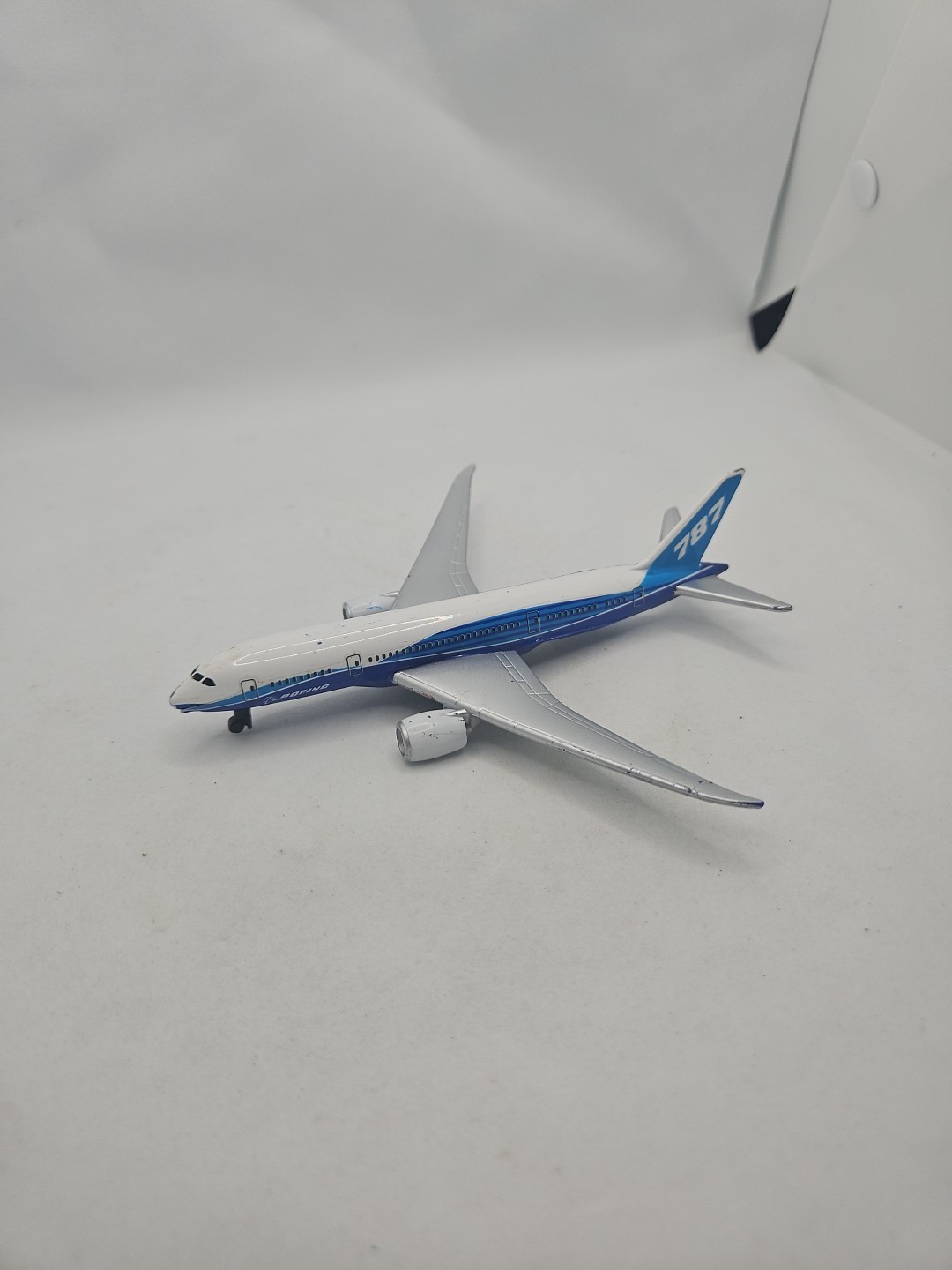 REALTOY DARON 787 BOEING House Colors Diecast Airplane Model Jet 1:400 #UTB