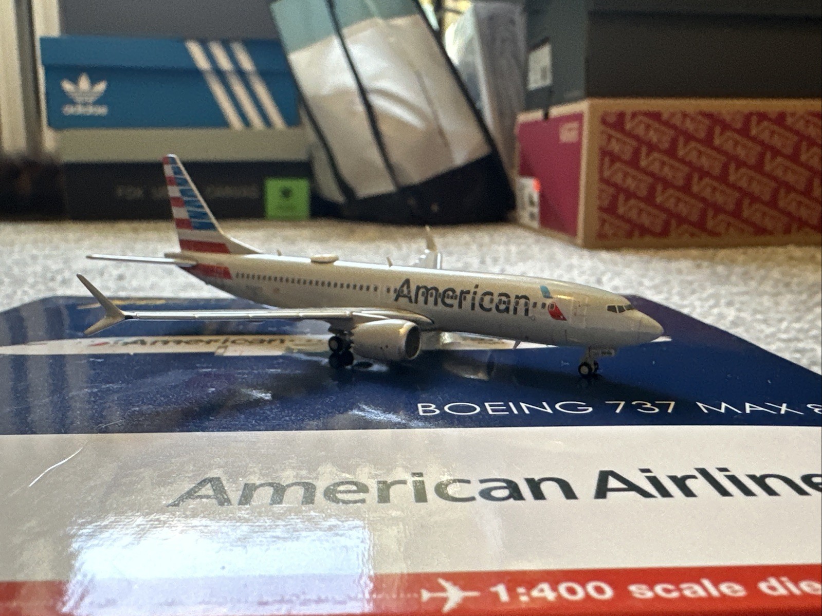 American Airlines Boeing 737 MAX 8 GJAAL2358 Gemini Jets Scale 1:400 IN STOCK