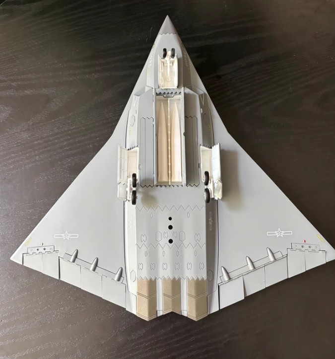 AF1 1:72 CHINA J-36 The Sixth-generation Fighter Plane Bomber Diecast Model Toys