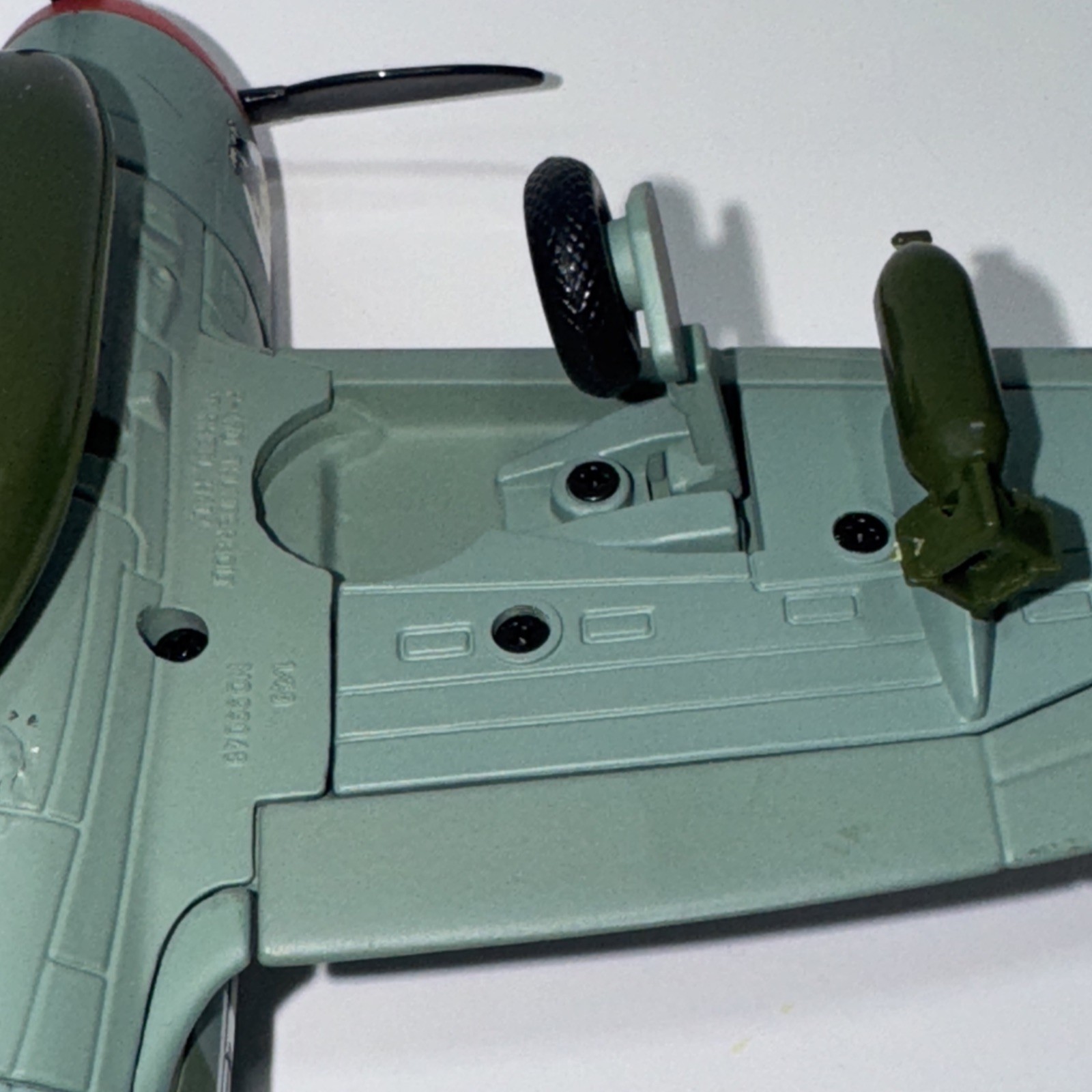 Road Legends “Tarheel Hal” P-47D Thunderbolt Fighter 1:48 Scale, Parts Missing