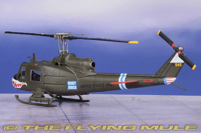 Hobby Master 1:72 UH-1C Huey US Army 174th AHC Sharks Easy Rider