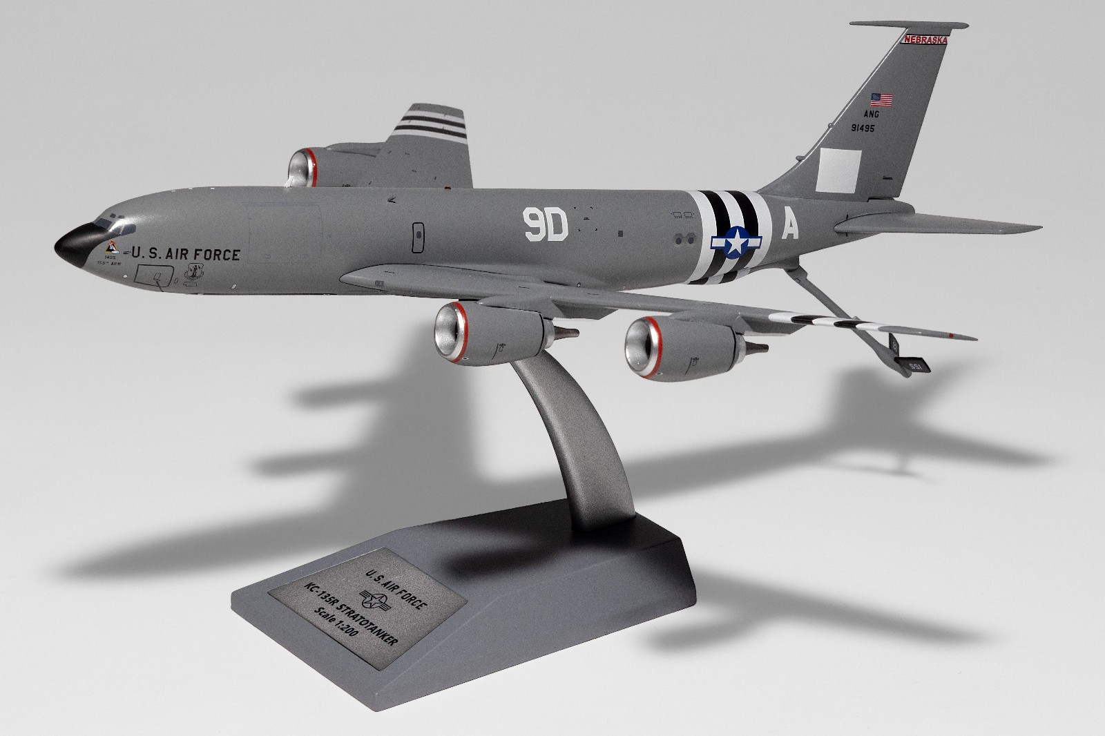 Inflight200 1:200 KC-135R USAF Stratotanker “Invasion Stripes” – BRAND NEW!!!