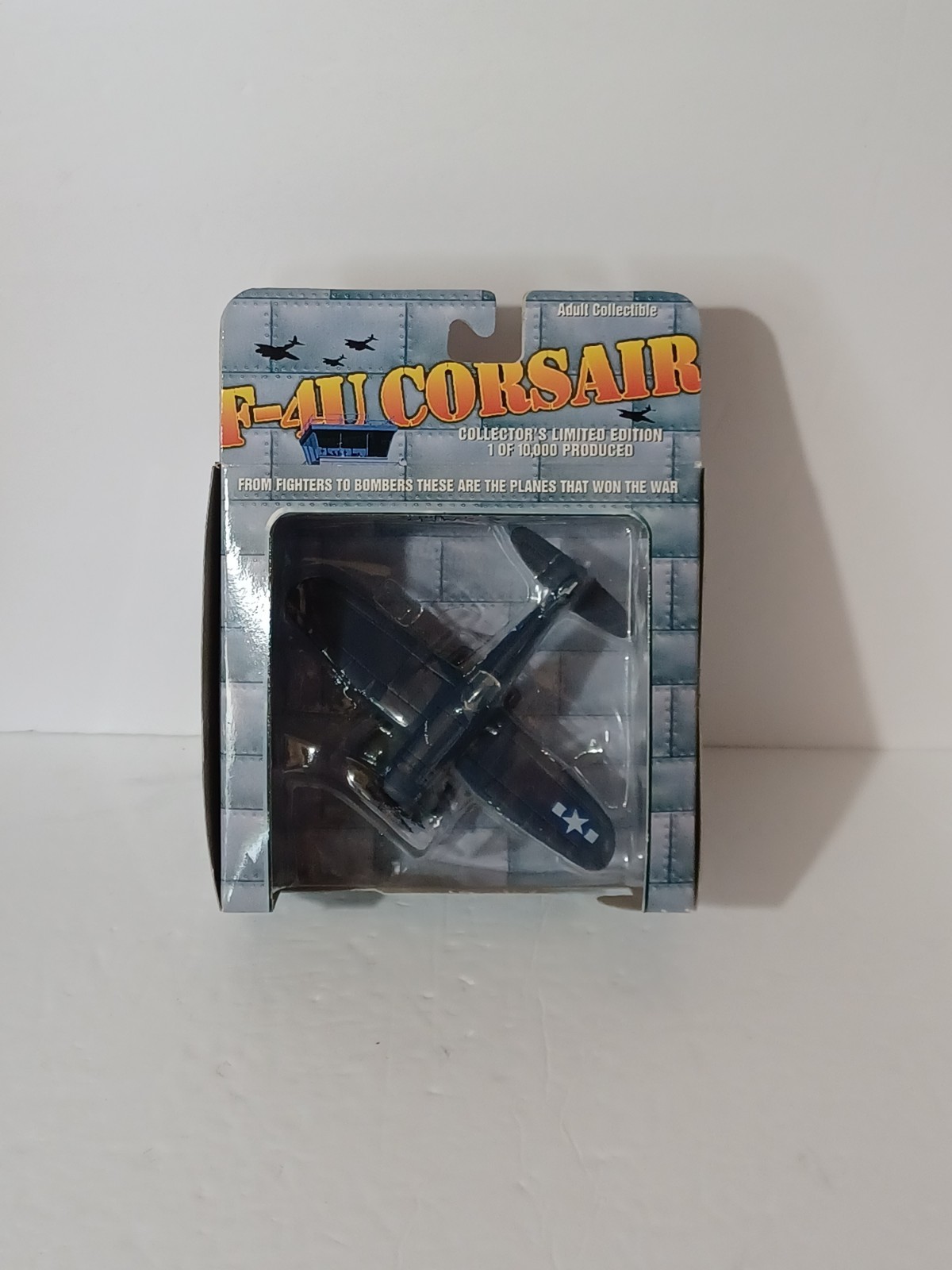 1999 Flying Fighters Champions Limited Edition Diecast WWII F-4U Corsair Plane