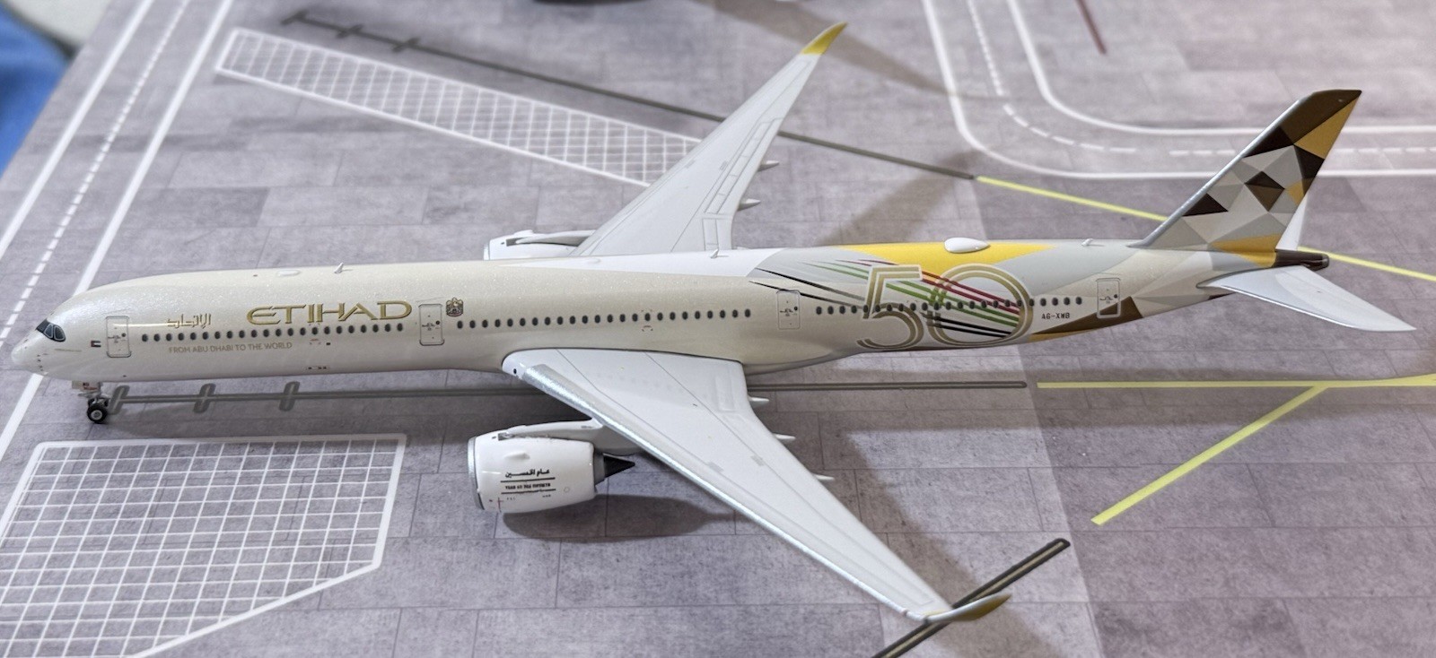 Etihad Airways Airbus A350-1000 A6-XWB 50th Phoenix PH4ETD2240 11726 Scale 1:400