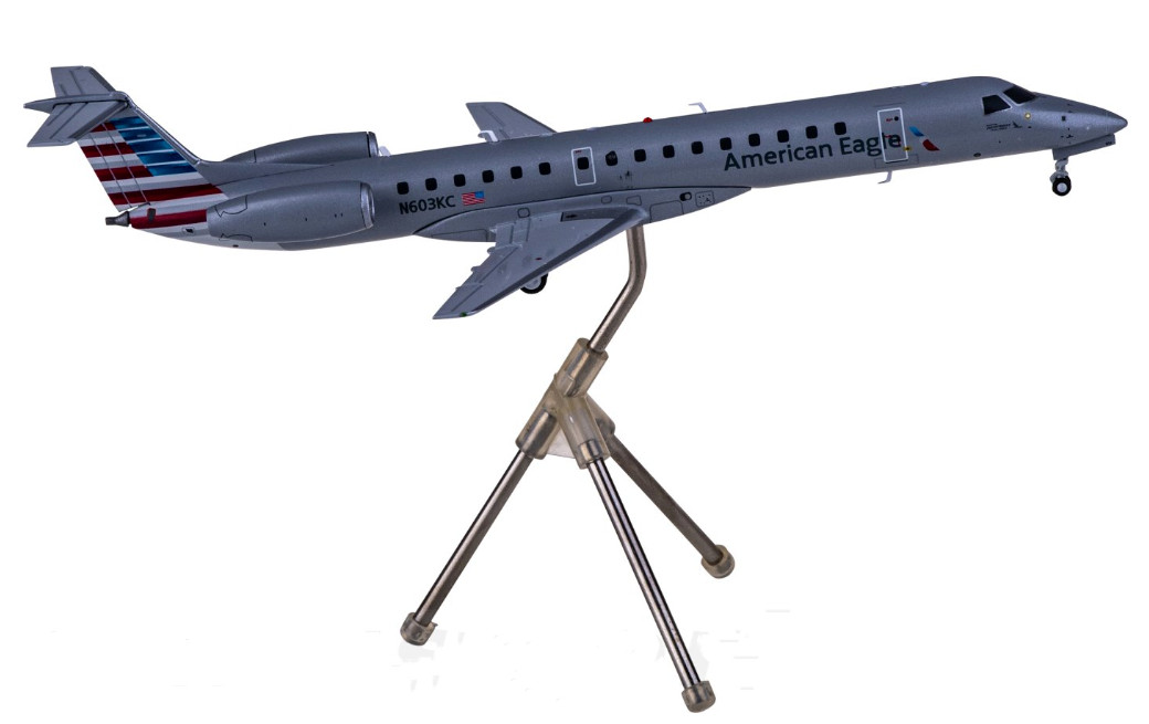 1:200 GeminiJets American Eagle Embraer ERJ-145LR Passenger Plane Diecast Model