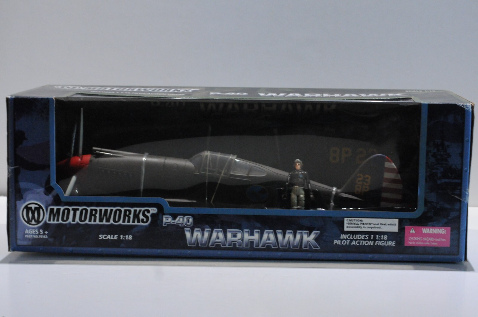 MOTORWORKS P-40 WARHAWK SCALE 1:18 NEW WITH ACTION FIGURES PILOT
