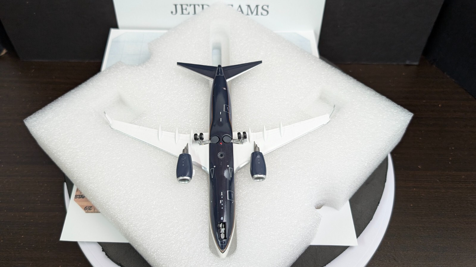 1/200 BOEING AIRCRAFT BUSINESS JETS 737-700 700BBJ HOUSE COLORS N839BA JC WINGS