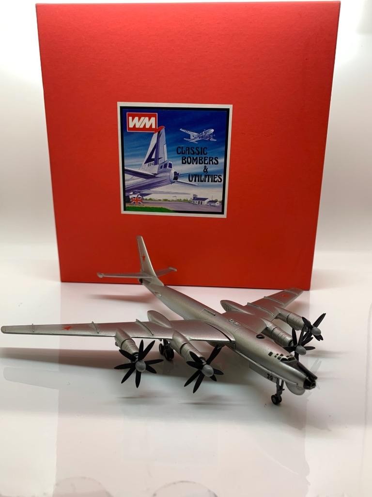 WESTERN MODELS TUPOLEV TU-95 BEAR SOVIET AIR FORCE 39 CBU-20 1/200