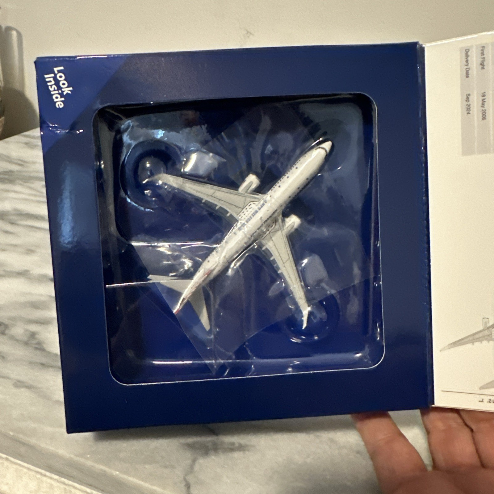 1/400 Scale, GEMINI JETS. BOEING 737-800 HARRIS/WALZ ( GJKA12322 )