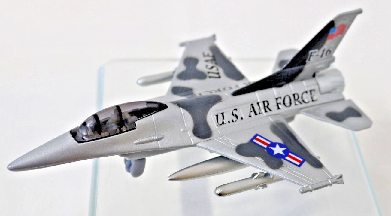 USAF F-16 Viper Pull Back Power 8″X5″ Gray Camo Pilot Open Cockpit TM980N Daron