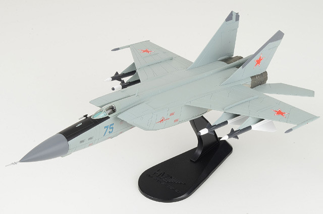 HA5607 Hobby Master MiG-25PD Foxbat-E 1/72 Model Blue 75 Soviet Air Force