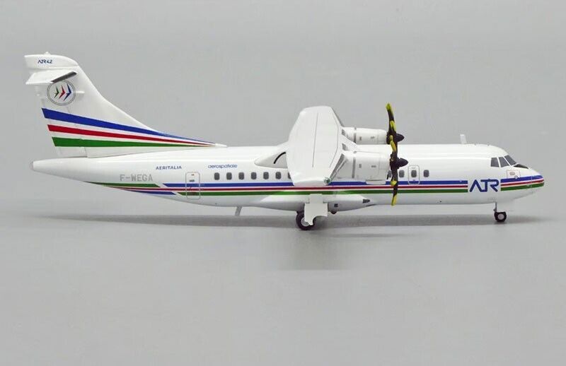 1:200 JC Wings ATR-42-300 Passenger Airplane Diecast Aircraft Plane Model