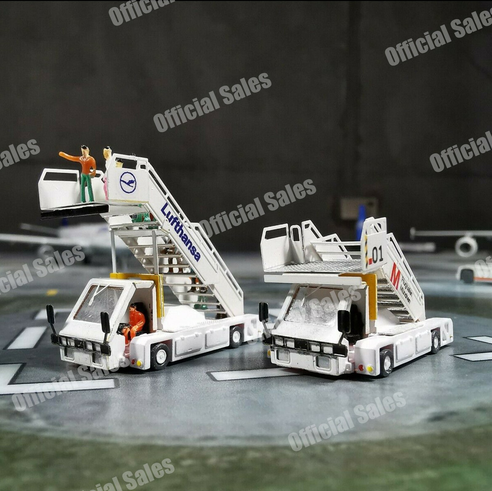 1/200 Airport GSE mobile boarding car Finished product provide customization