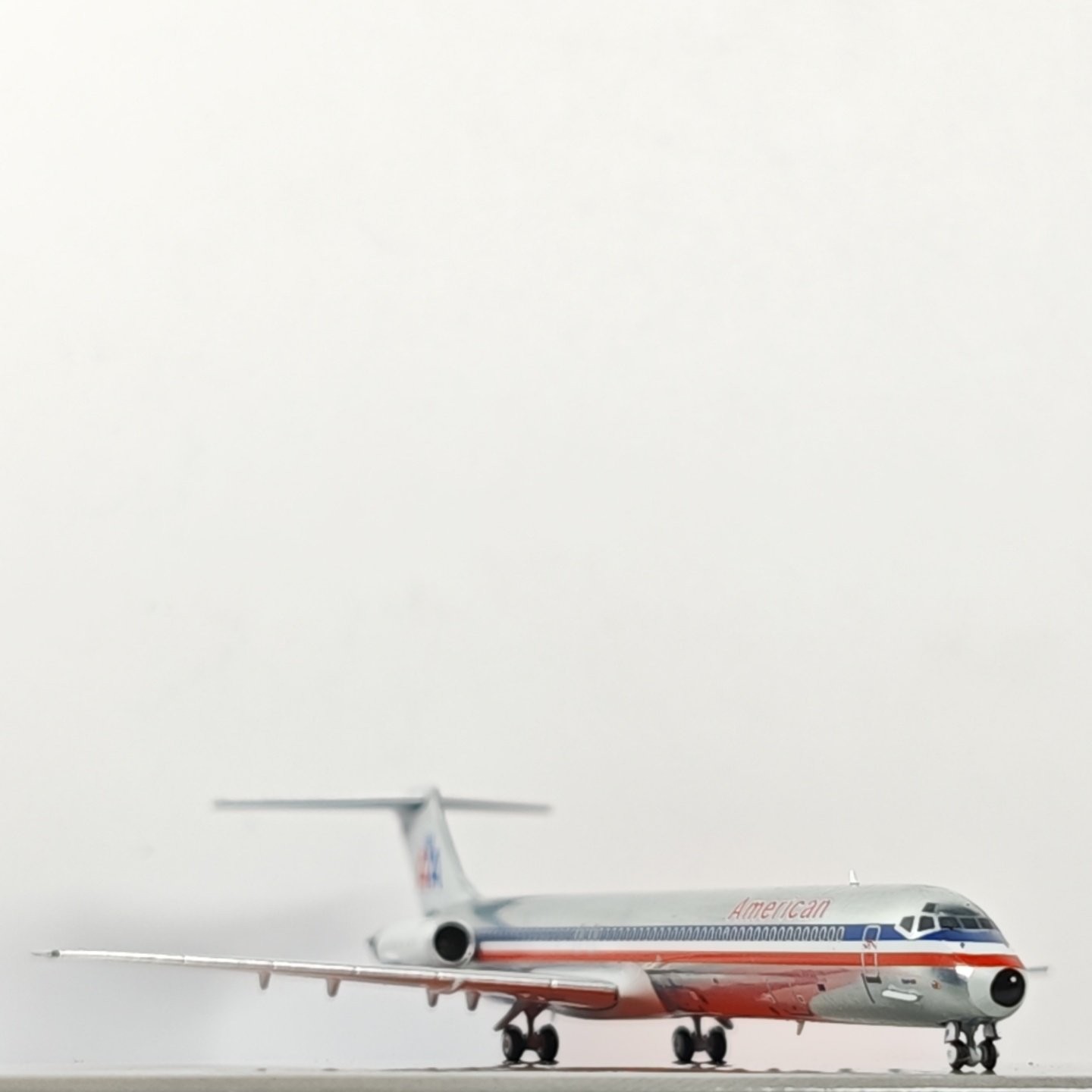 1:400 NG Models American Airlines MD-82 N236AA ​Airplane Diecast Aircraft Model