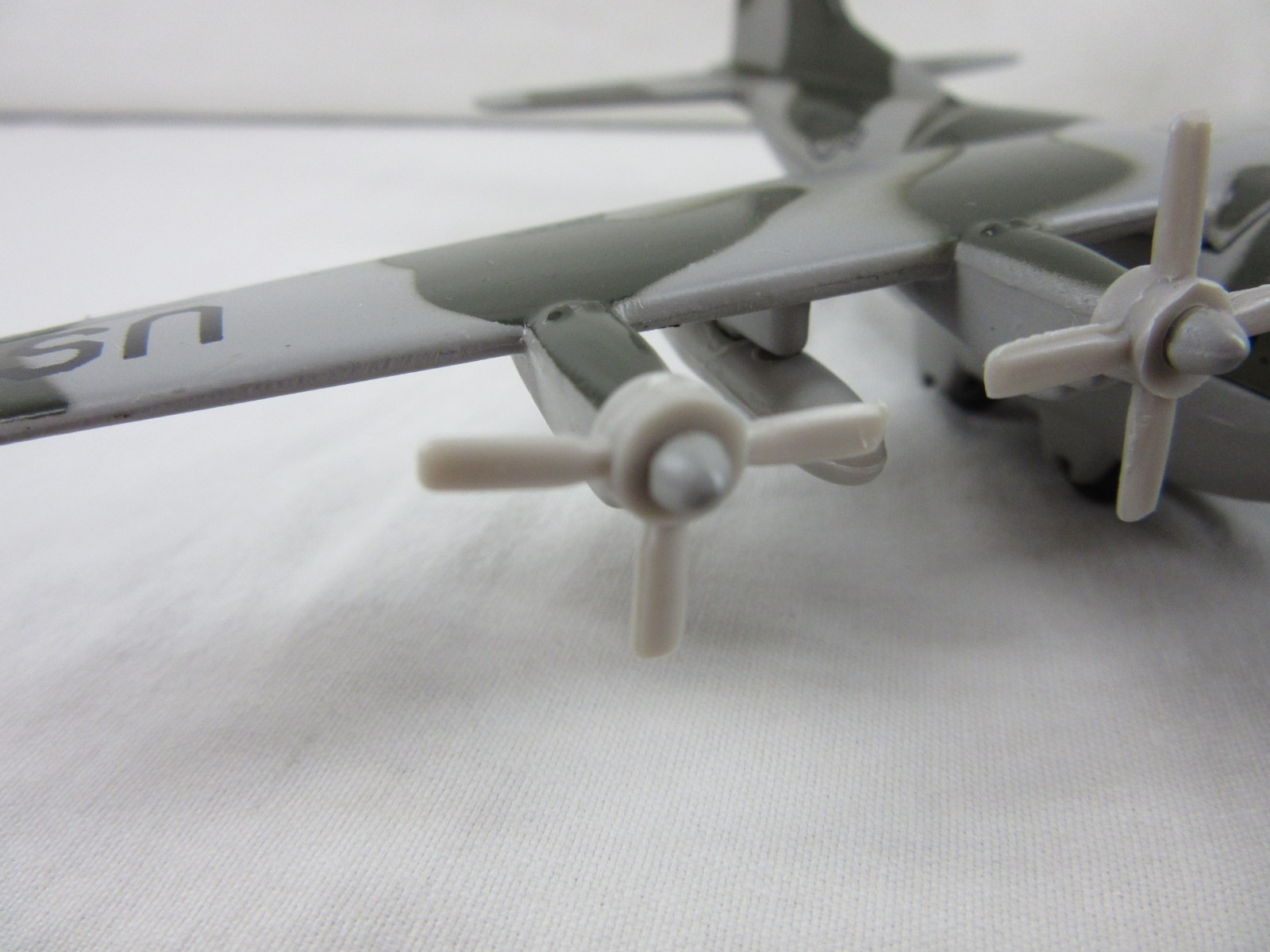 HERCULES * Diecast Airplane No. 63114 * US Air Force USAF 5″ Long
