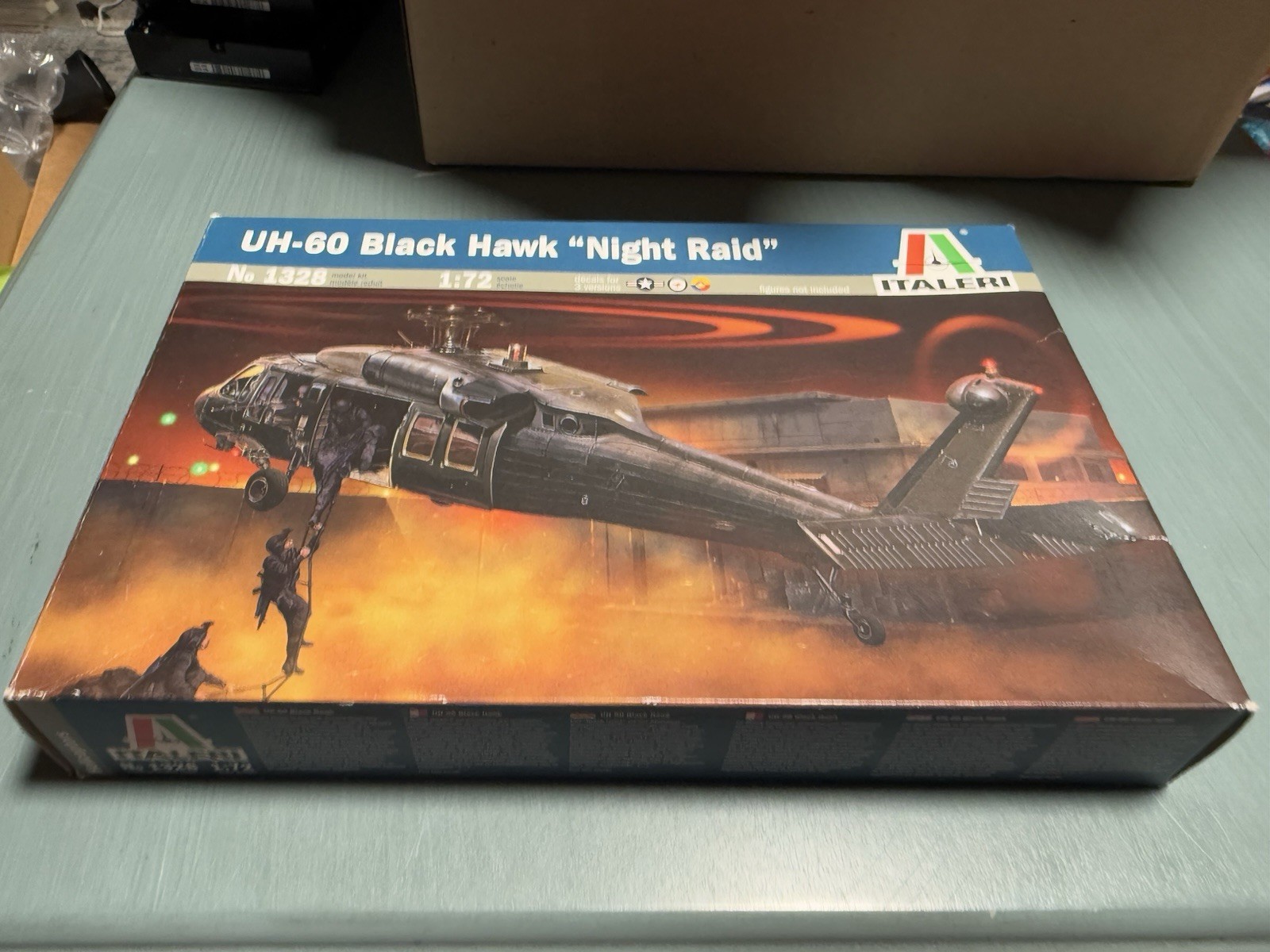 ITALERI 1:72 SCALE Uh 60 / Mh-60 Black Hawk “Night Raid” Kit #1328~MINT in BOX