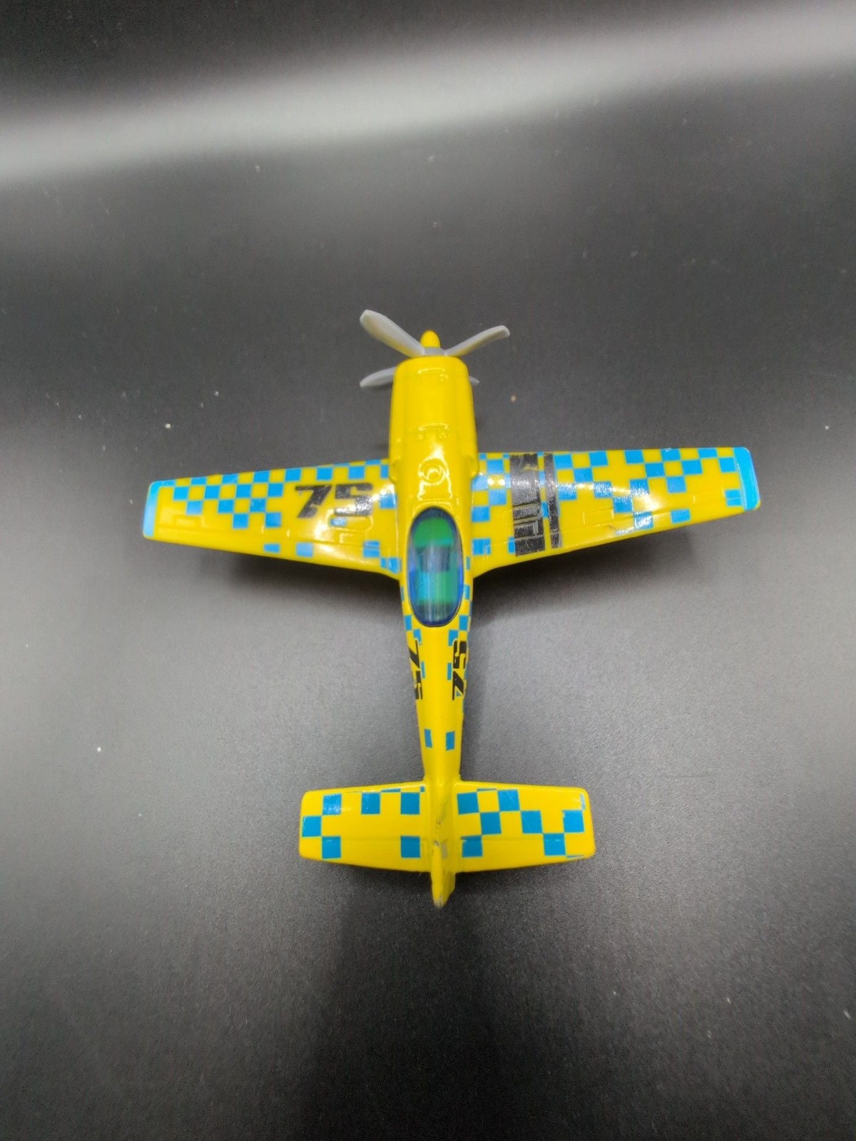 Matchbox Sky Busters New Stunt Plane 75 Yellow and Blue Diecast Aircraft