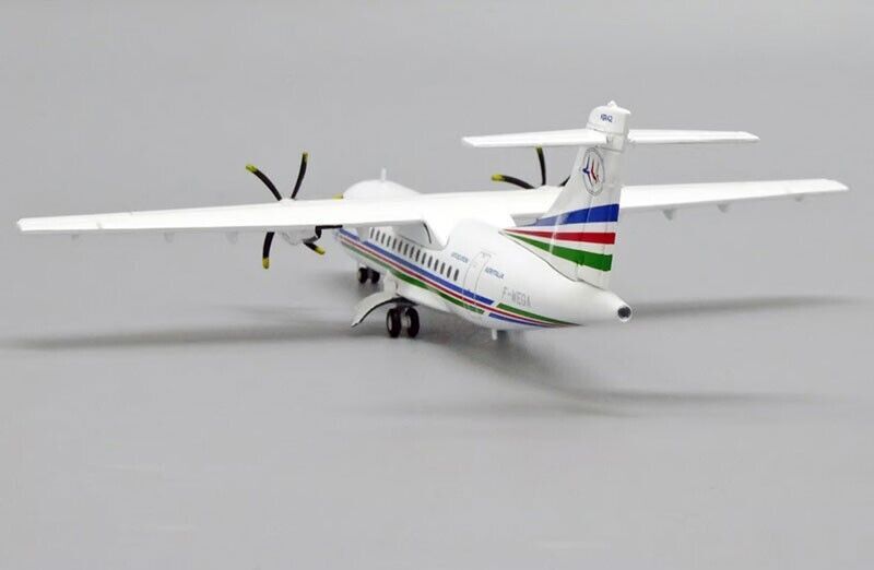 1:200 JC Wings ATR-42-300 Passenger Airplane Diecast Aircraft Plane Model