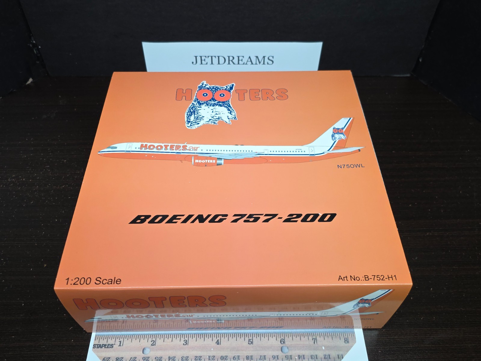 1/200 HOOTERS AIR BOEING 757-200 00’S COLORS N750WL INFLIGHT 200 B-MODEL & PHOTO