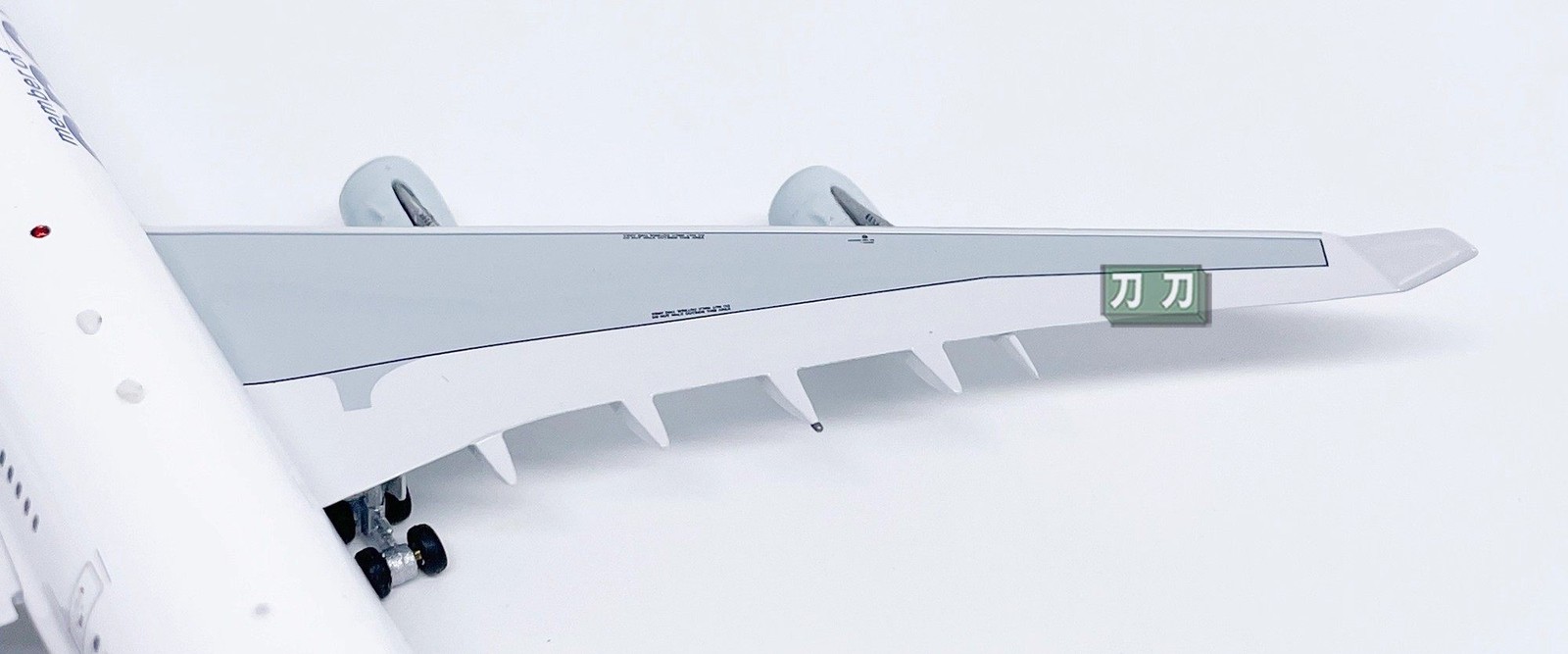 1:400 Aviation Cathay Pacific A340-300 B-HXG​ Airplane Diecast Aircraft Model