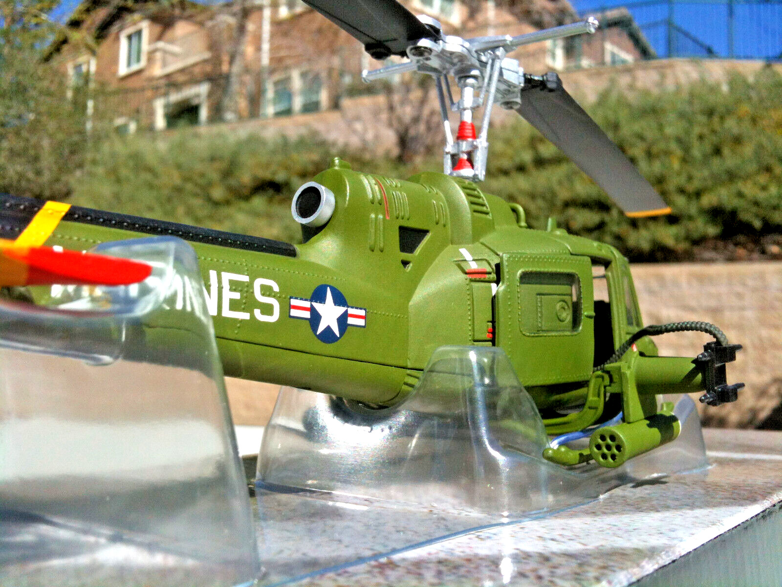 Corgi Bell UH-1E Huey Assault Helicopter USMC HMLA-267 Camp Pendelton, CA 1:48