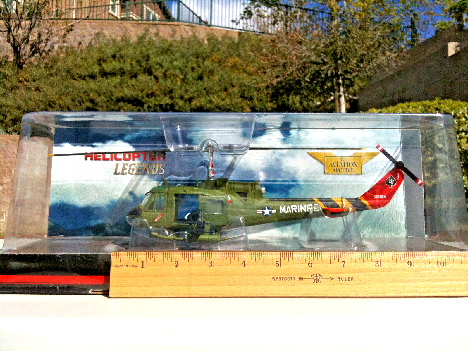 Corgi Bell UH-1E Huey Assault Helicopter USMC HMLA-267 Camp Pendelton, CA 1:48