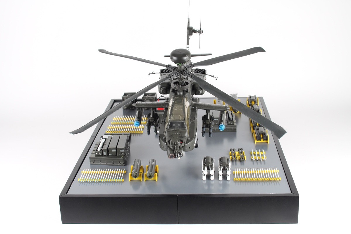 Agora Models 1:24 AH-64D Apache Longbow Helicopter. Full boxed kit.