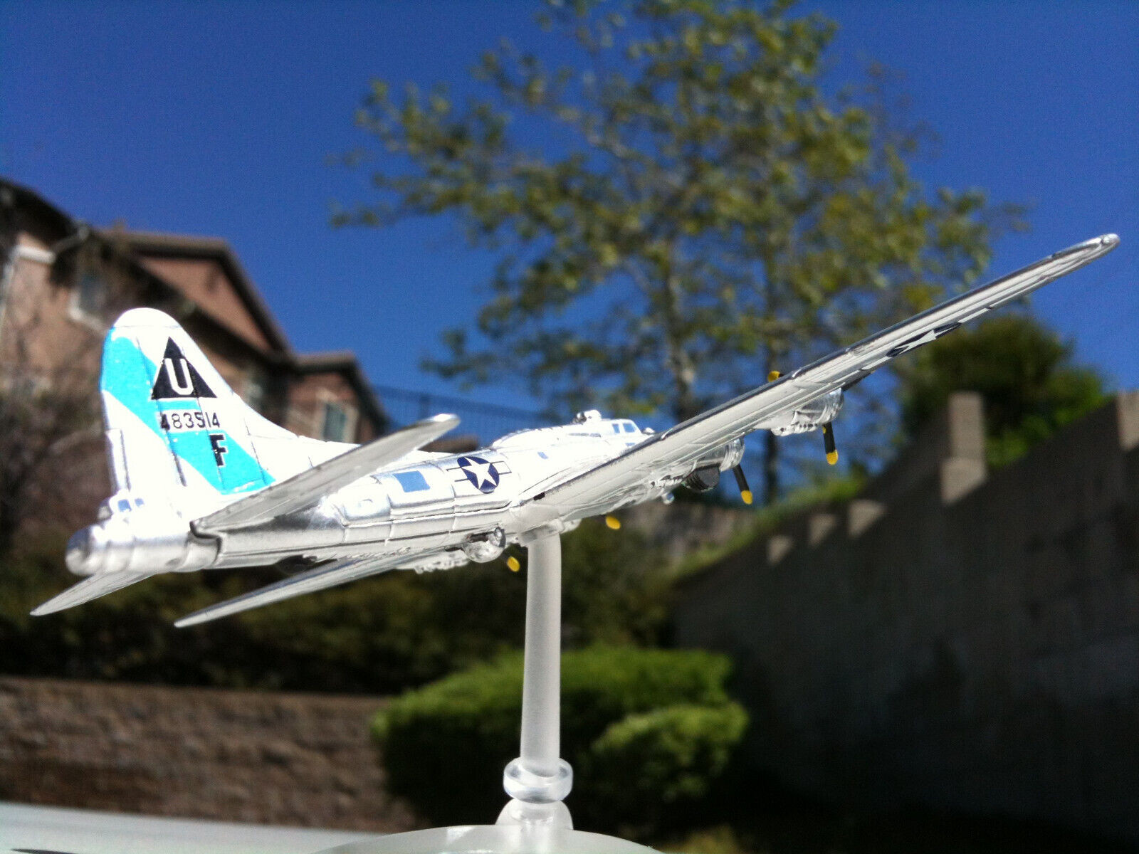 Corgi Boeing B17G Flying Fortress Confed. Air Force “Sentimental Journey” 1:300