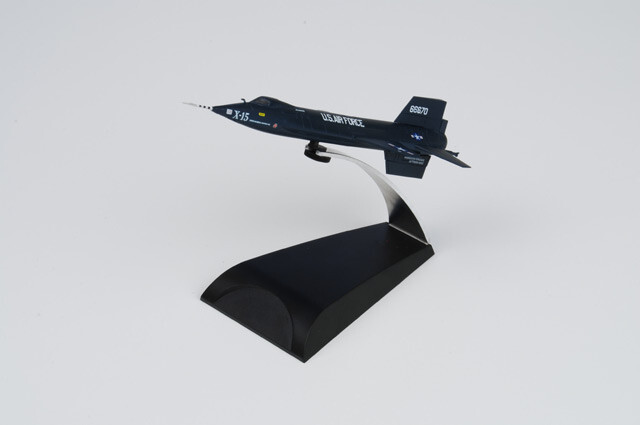 Dragon Models 1/144 X-15A Spacecraft #56-6670 USAF
