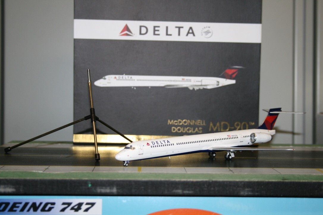 Gemini Jets 1:200 Delta Airlines McDonnell Douglas MD-90 N901DA (G2DAL436)
