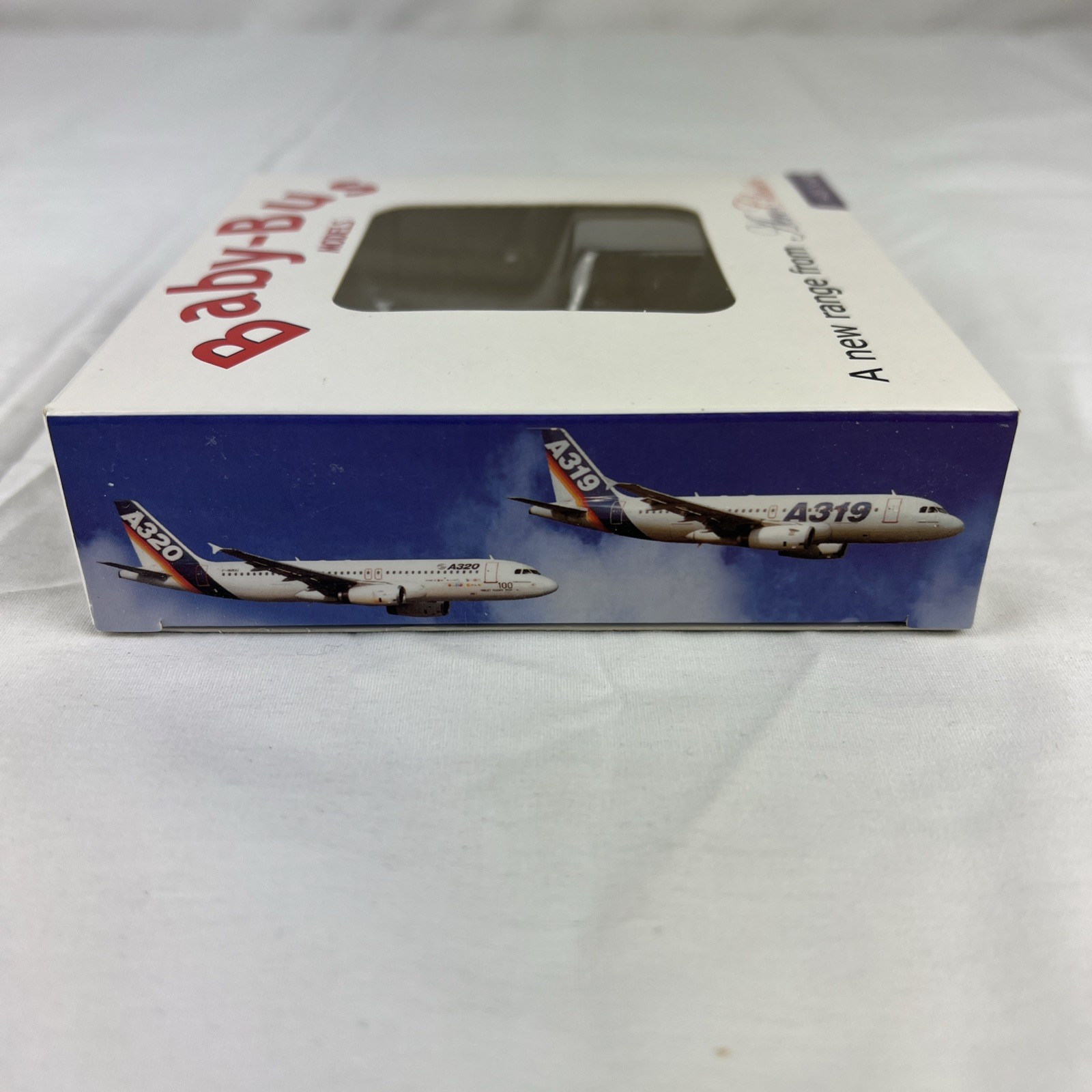 1:400 Airbus A319-100 United Airlines N818UA Blue Tulip AeroClassics/DAMAGED