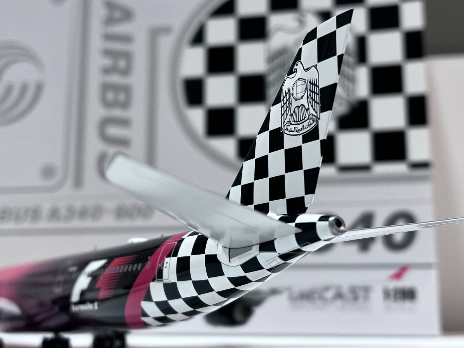 JC Wings 1:200 Etihad Airbus A340-600 Formula One F1 GOLD limited edition A6-EHJ