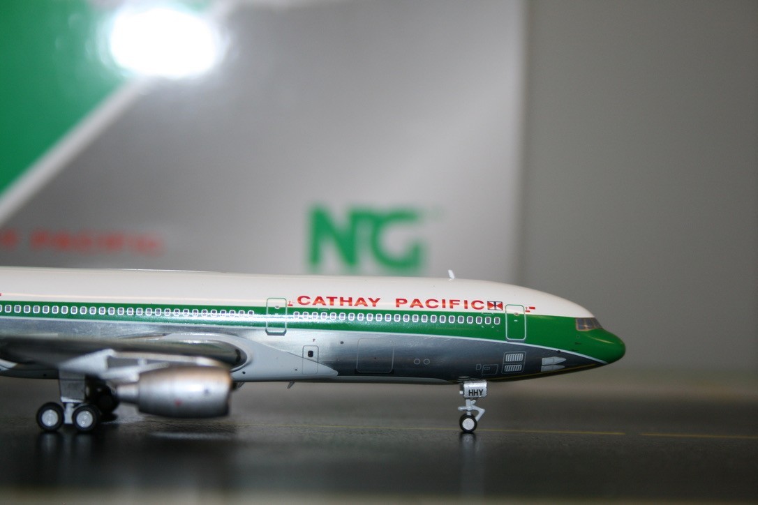 NG Models 1:400 Cathay Pacific Lockheed L-1011 Tristar VR-HHY (31027)