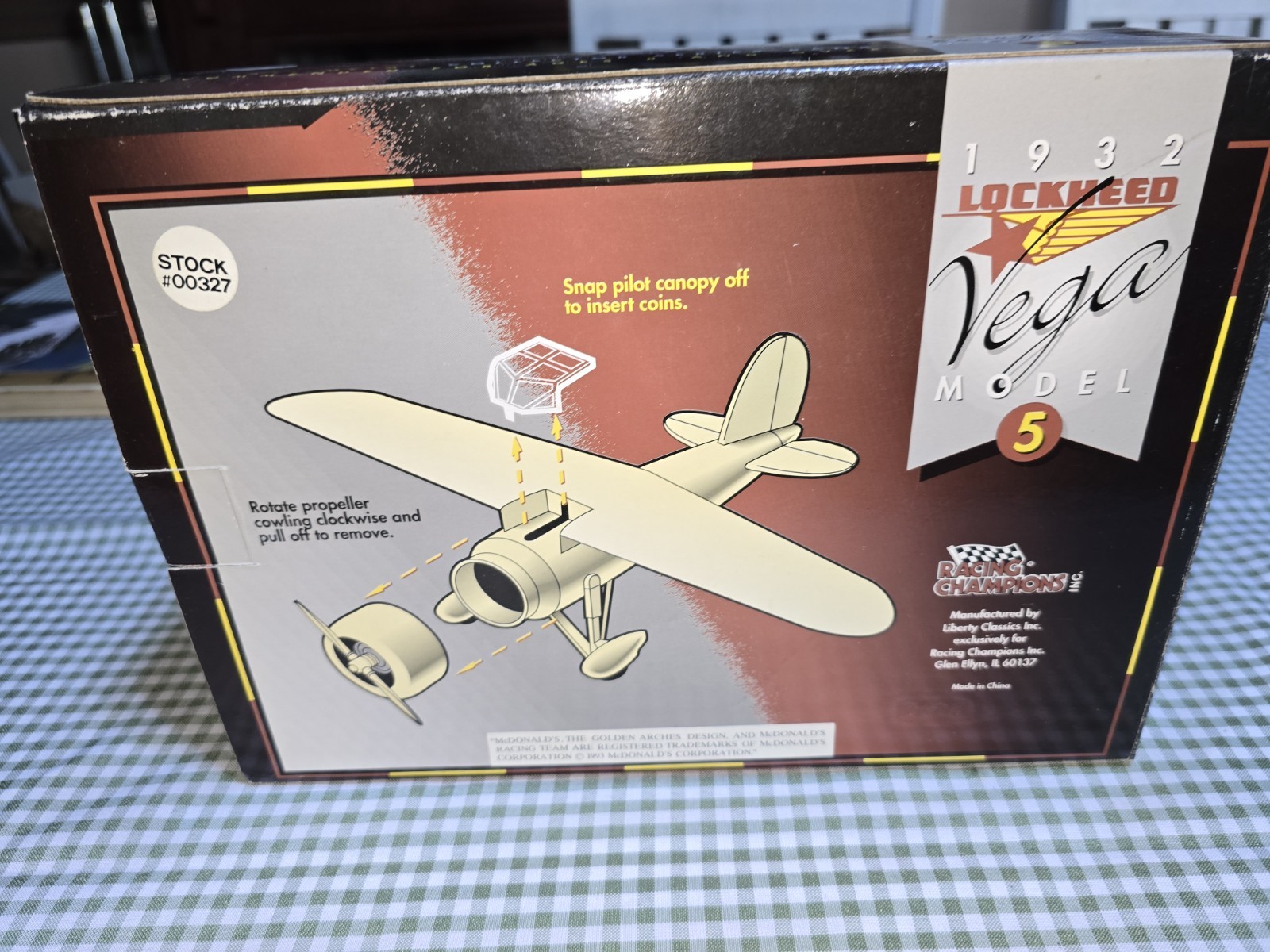 1932 Lockheed Vega Model 5 DieCast Airplane Collector Series Bank NIB #00327