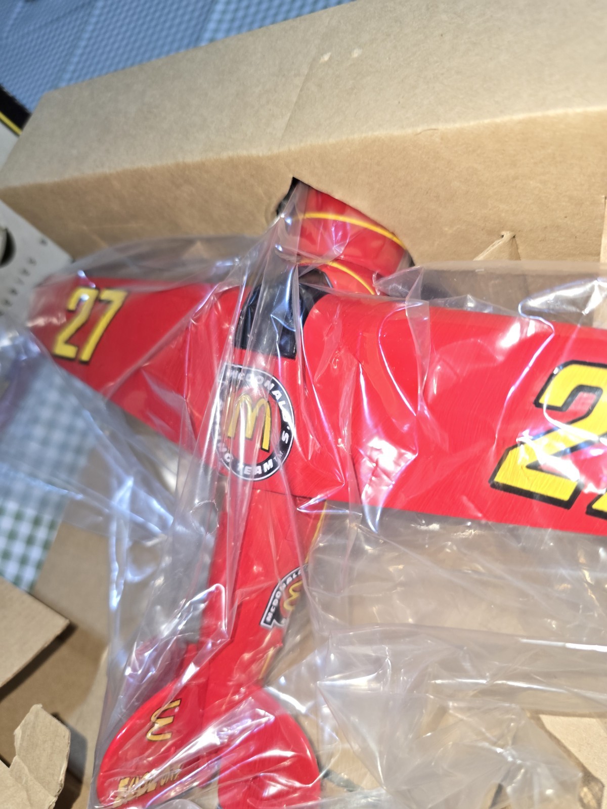 1932 Lockheed Vega Model 5 DieCast Airplane Collector Series Bank NIB #00327