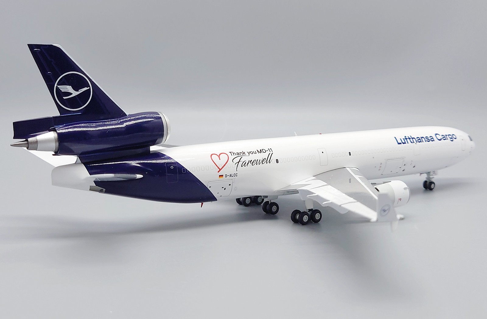 JC Wings 1:200 Lufthansa Cargo MD-11F D-ALCC (Farewell MD-11) Diecast EW2M11001