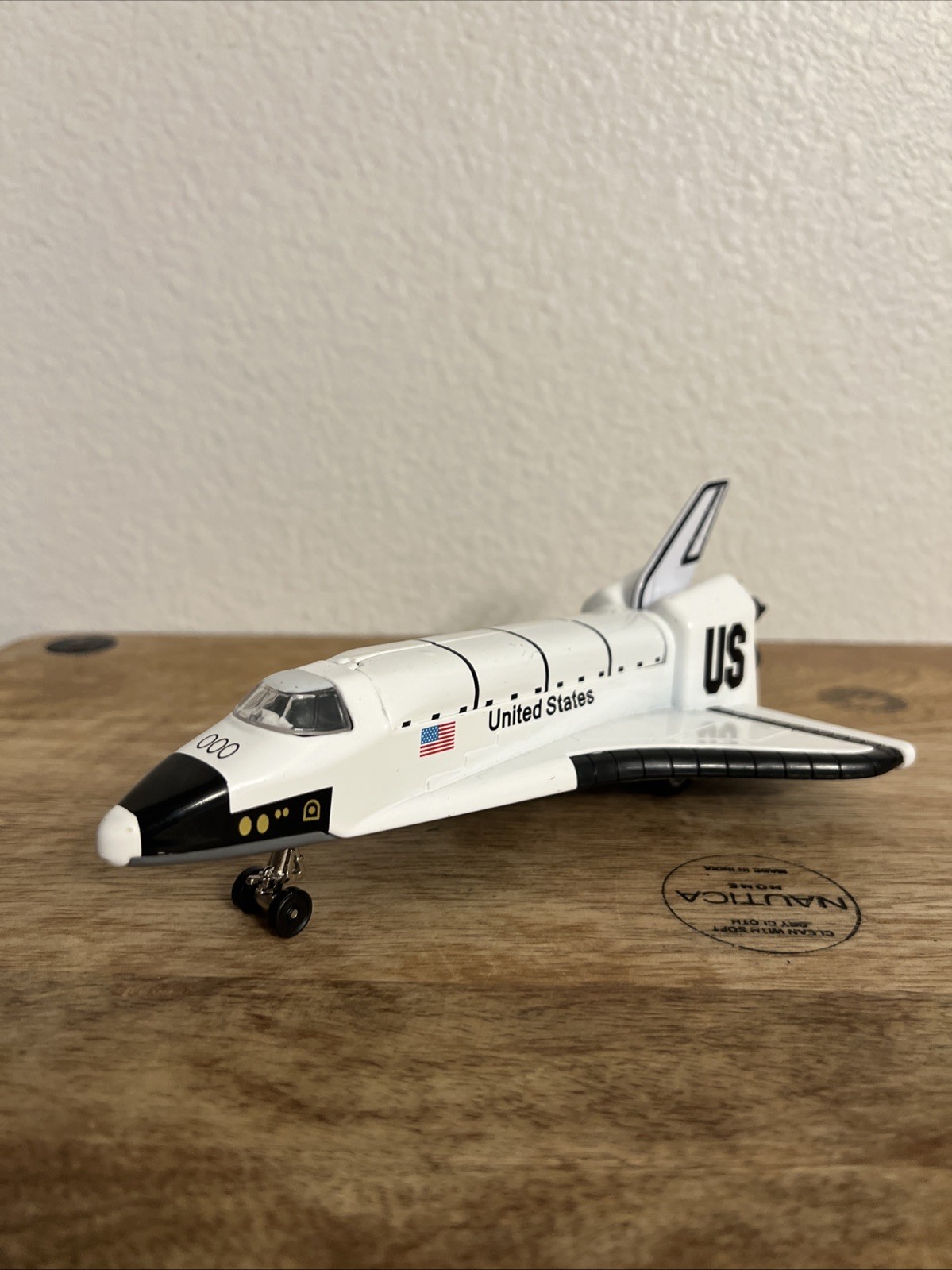 NASA Space Shuttle White & Black Diecast 8”L Aircraft Toy Model Scale 1:18