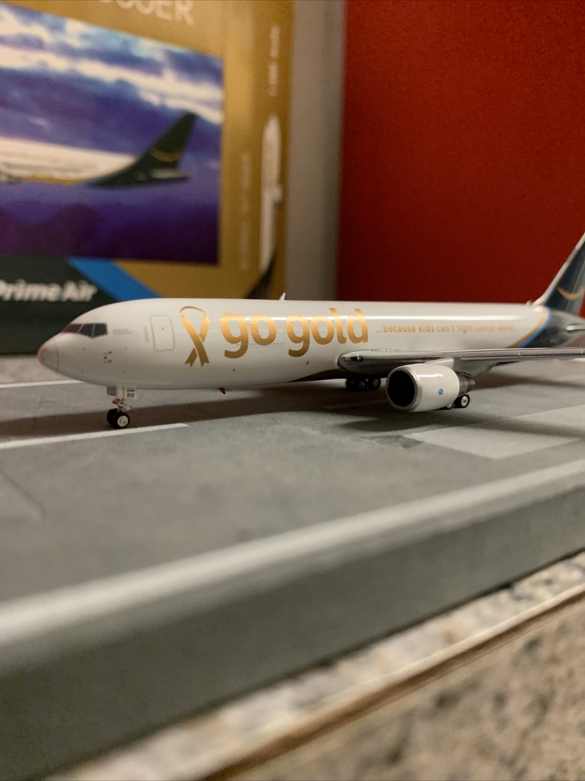 Phoenix Models 1:400 scale Prime Air B767-3F Cancer Awareness Go Gold N313AZ
