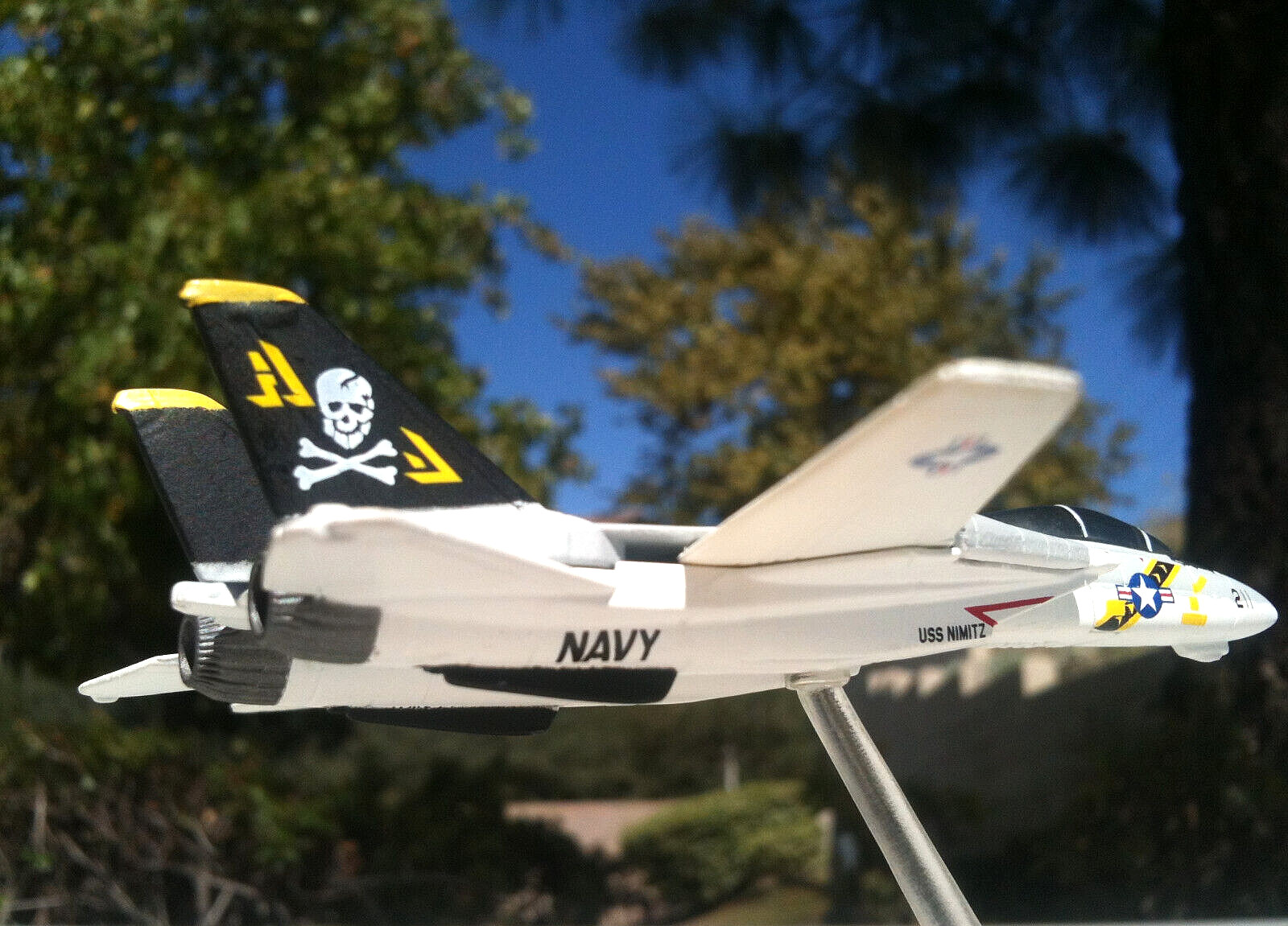 Corgi Grumman F-14A Tomcat USN VF-84 Jolly Rogers, AJ211 Showcase 1:175 Scale