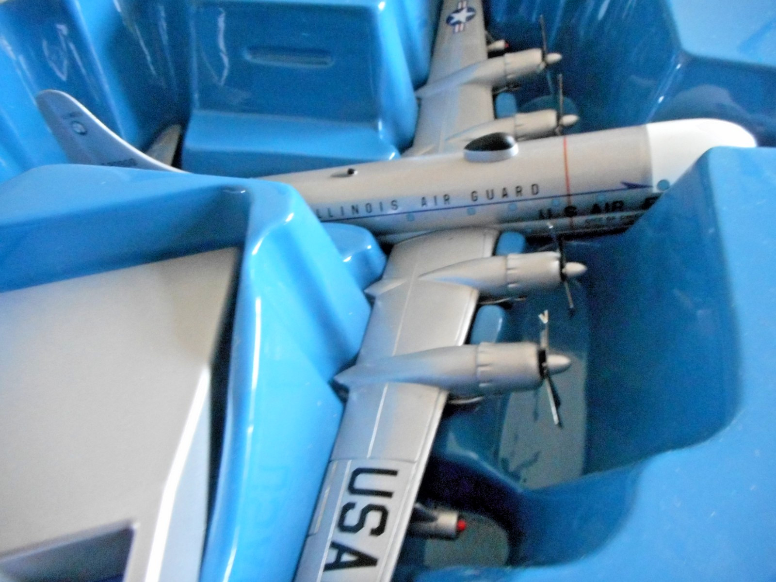 Corgi 48102 Boeing KC-97L Tanker Illinois Air Guard USAF 1:144 + box