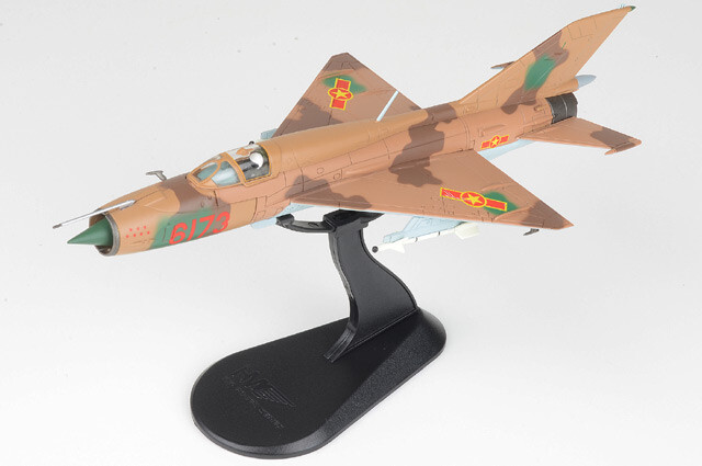 HA0109 Hobby Master MiG-21PFM Fishbed-D 1/72 Model Red 6173 VPAF 927th Lam Son