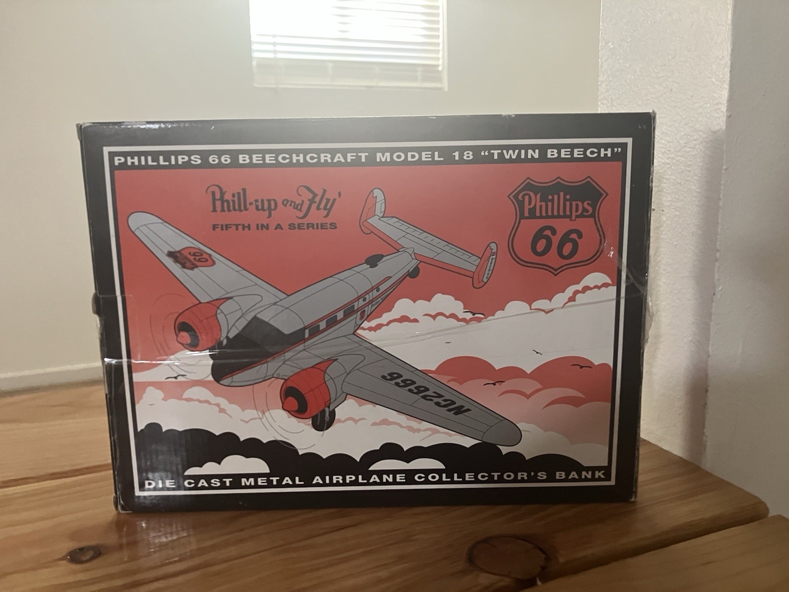 hillips 66 Beechcraft Model 18 Twin Beech Die Cast Airplane Collectors Bank