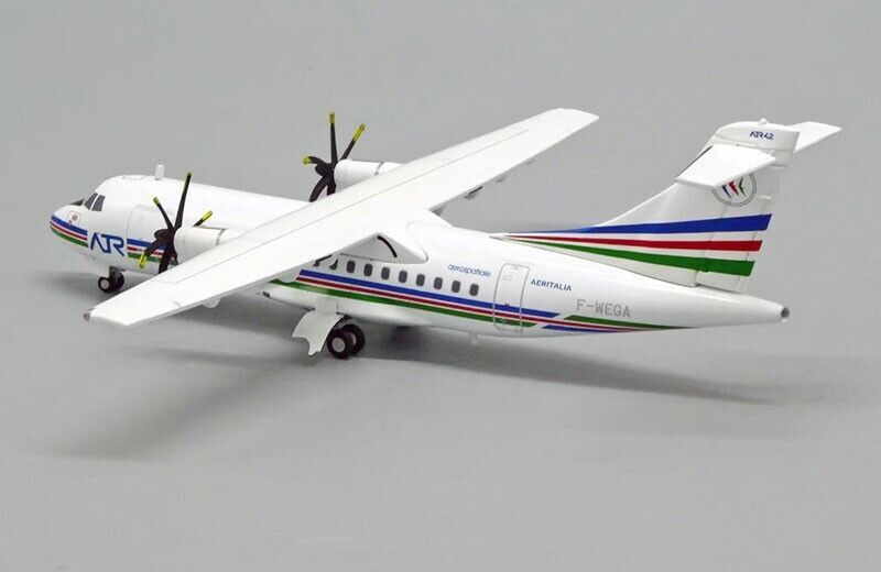 1:200 JC Wings ATR-42-300 Passenger Airplane Diecast Aircraft Plane Model