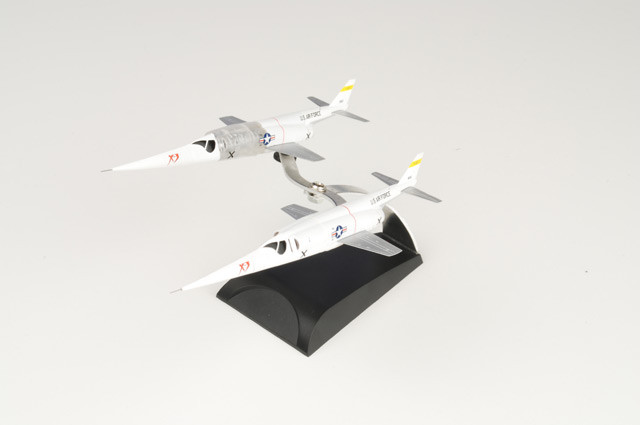 51035 Dragon Models X-3 Stiletto 1/144 Model #49-2892 NACA/USAF 2-Piece Set
